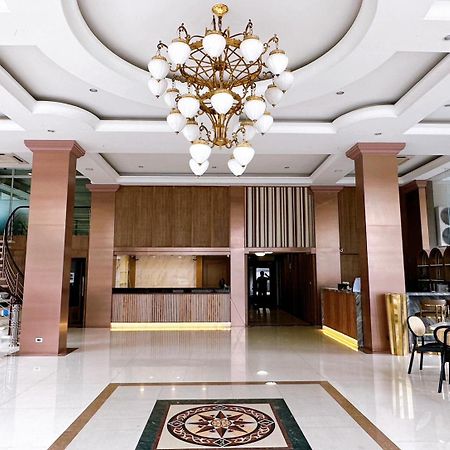 Miloft Sathorn Hotel - Sha Plus Certified Bangkok Exteriör bild Lobby