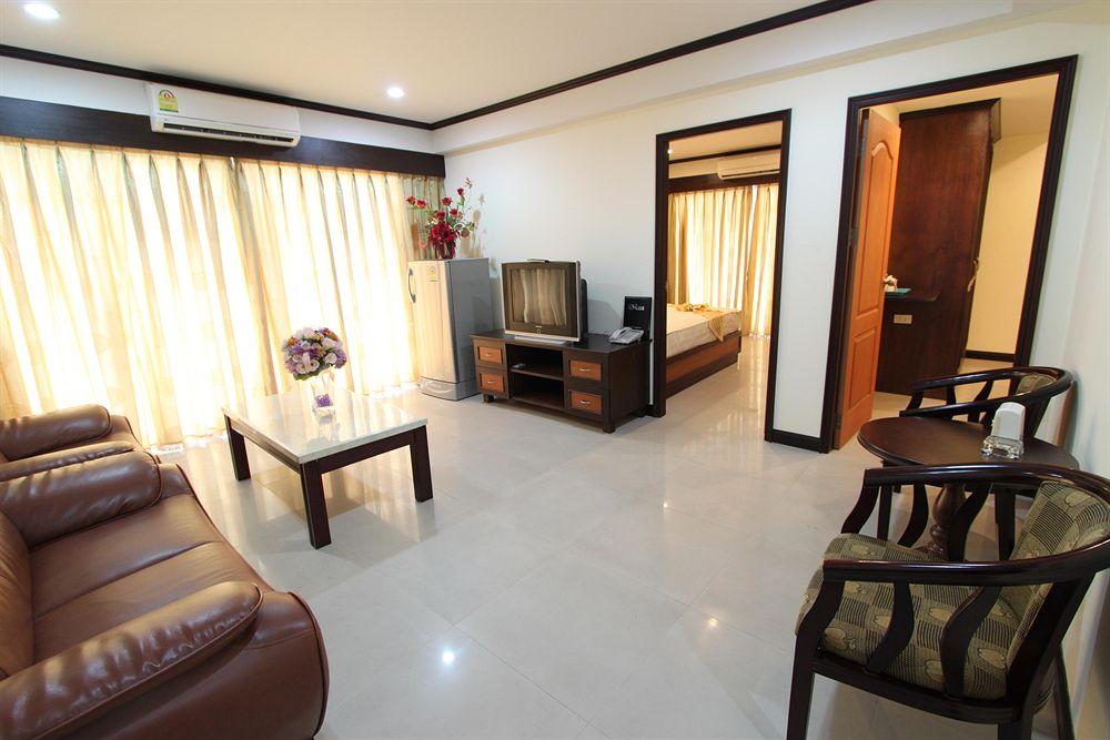 Miloft Sathorn Hotel - Sha Plus Certified Bangkok Exteriör bild A typical apartment