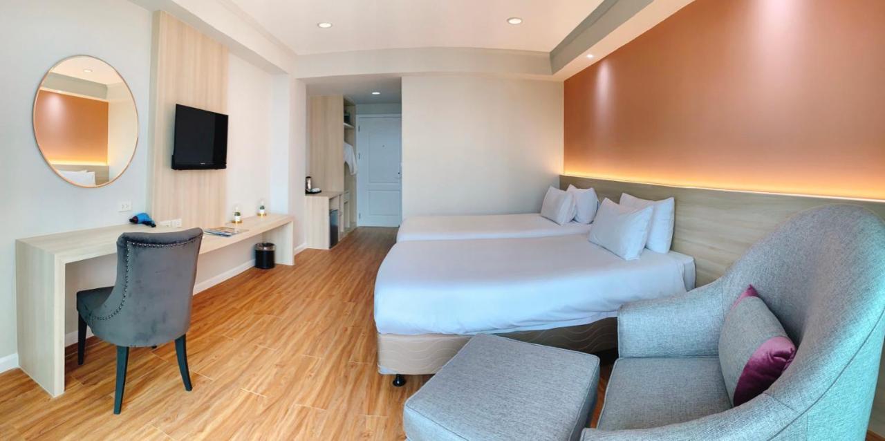Miloft Sathorn Hotel - Sha Plus Certified Bangkok Exteriör bild Deluxe Room