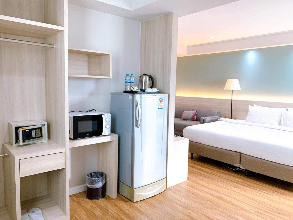 Miloft Sathorn Hotel - Sha Plus Certified Bangkok Exteriör bild A typical studio apartment