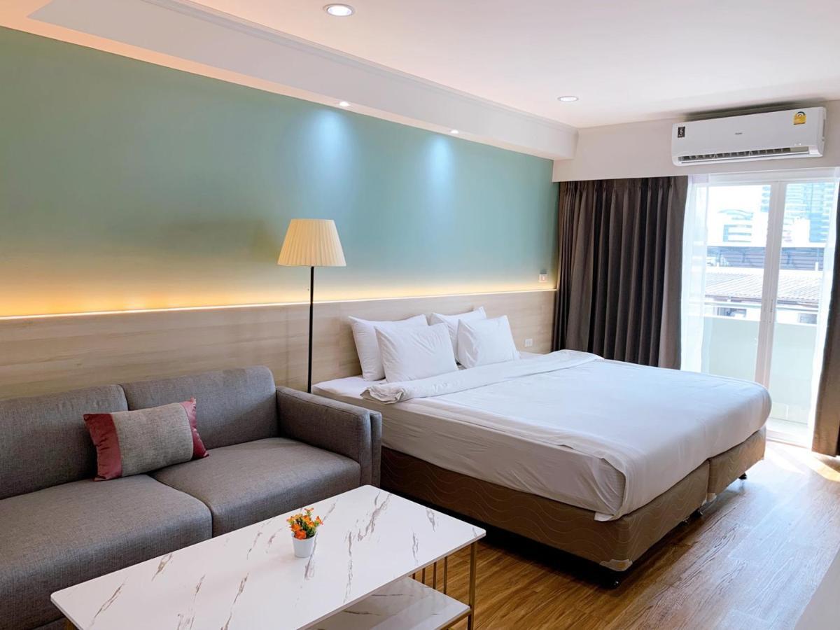 Miloft Sathorn Hotel - Sha Plus Certified Bangkok Exteriör bild Deluxe Room